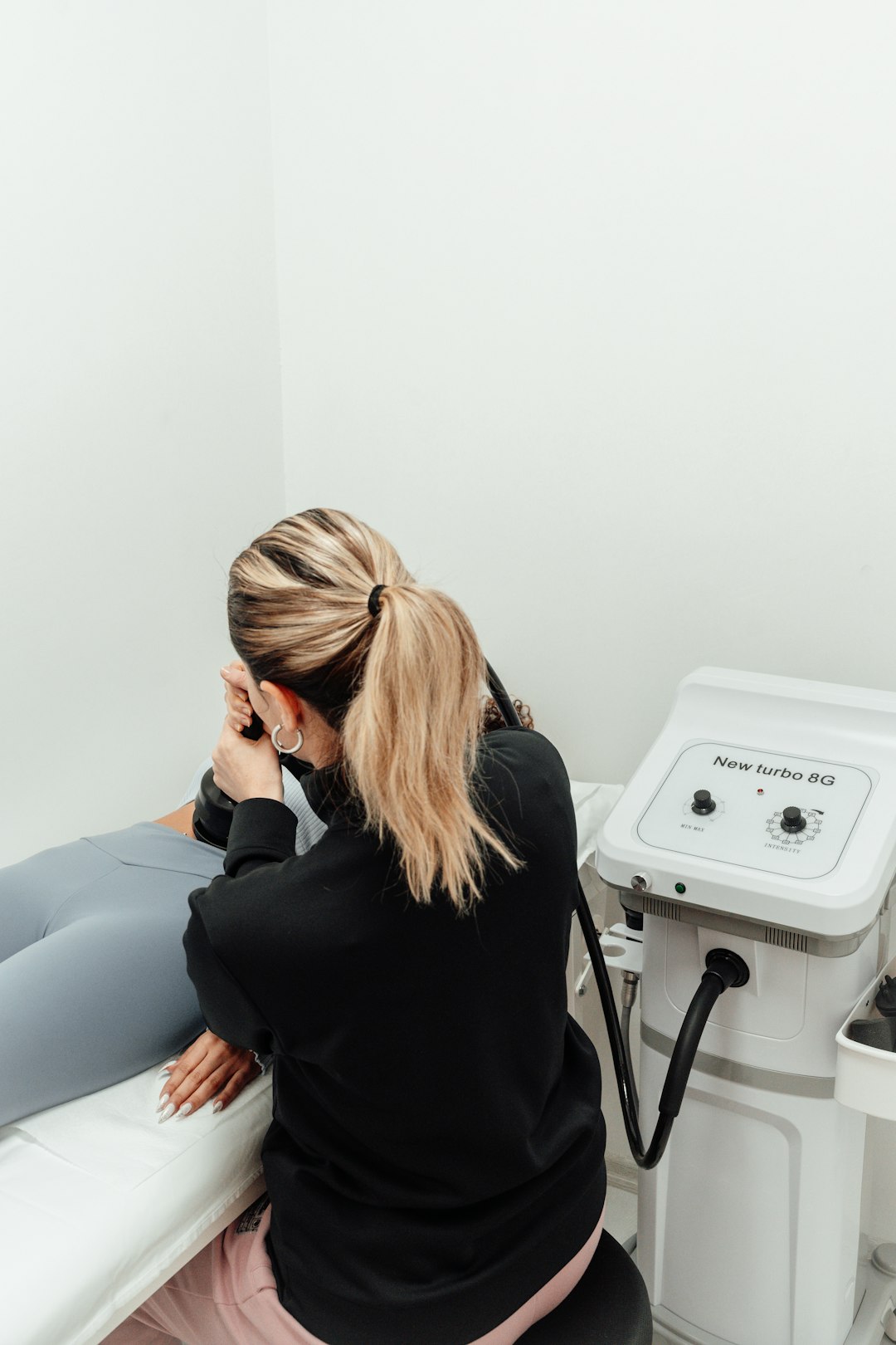 What Buyers Ask About Microneedling Clinic Pricing